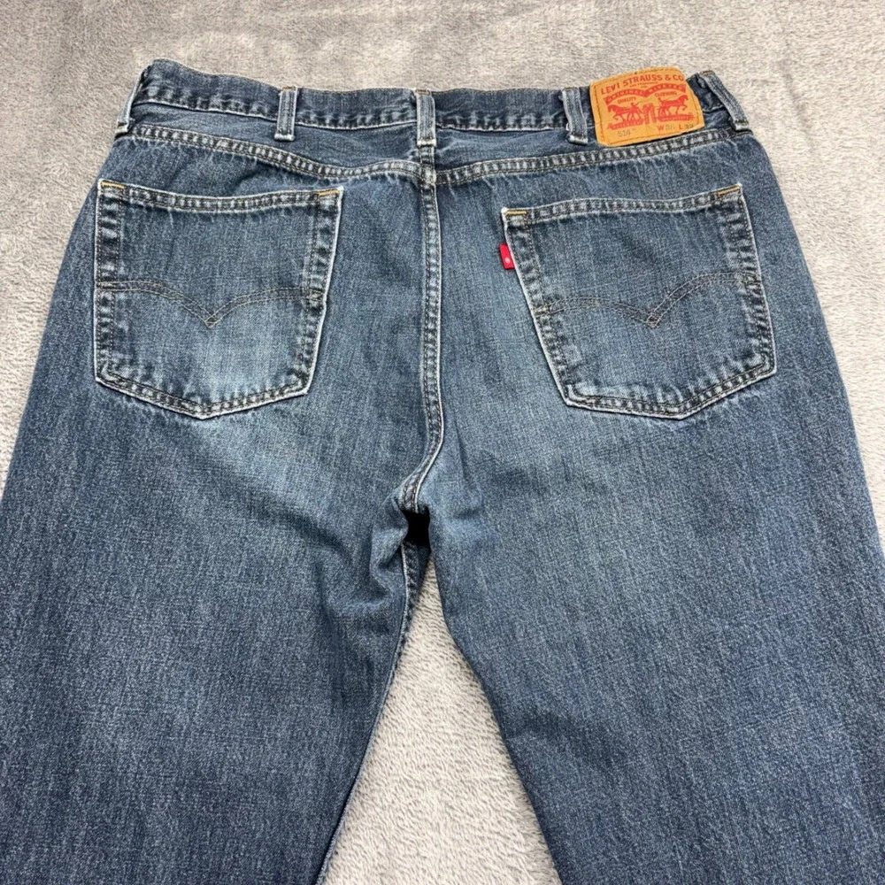 Levi's 514 Straight Fit Mens Size 38x32 Blue Good Zip Fly Denim Jeans